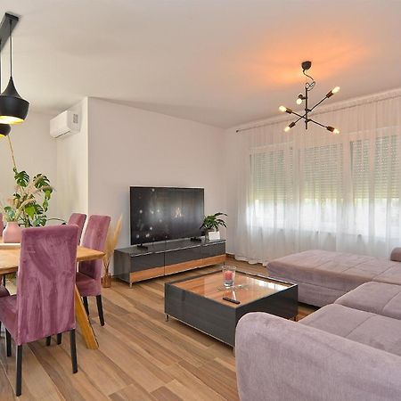 Ferienhaus Fuer 4 Personen Ca 74 Qm In Medulin, Istrien Suedkueste Von Istrien Екстериор снимка